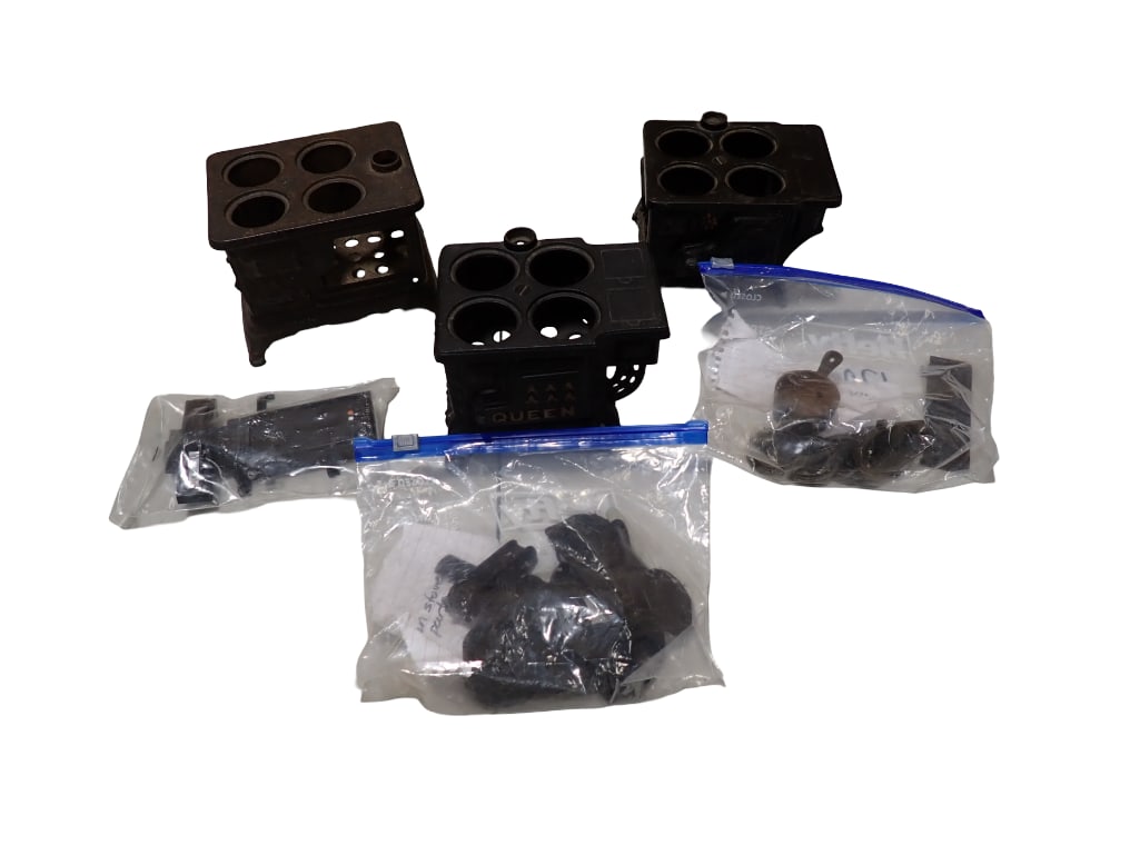 3 Cast Iron Toy Stoves with Some Accessories, Mini Skillet, Etc (1 of 10)