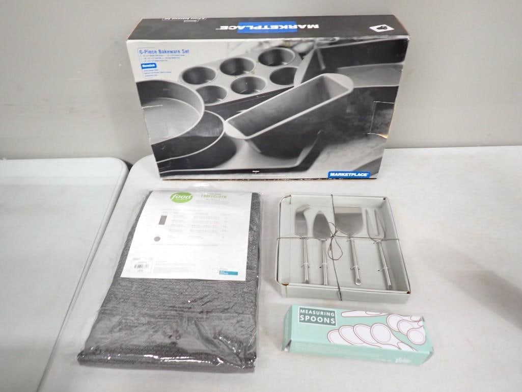 Marketplace 6 Piece Bakeware Set, Serving Utensils, Measuring Spoons, Tablecloth All New in Package (1 of 5)