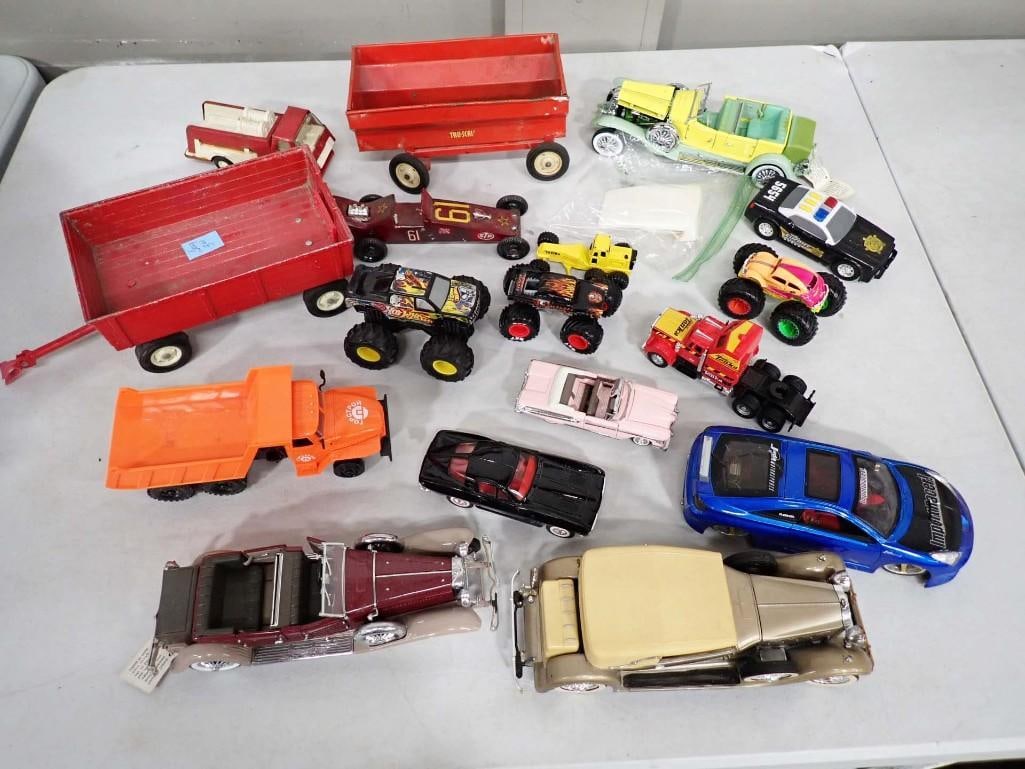 Model and Toy Cars, Trucks, Farm Wagons, etc incl Franklin Mint Duesenberg, Tonka, Pressed Steel Far (1 of 13)