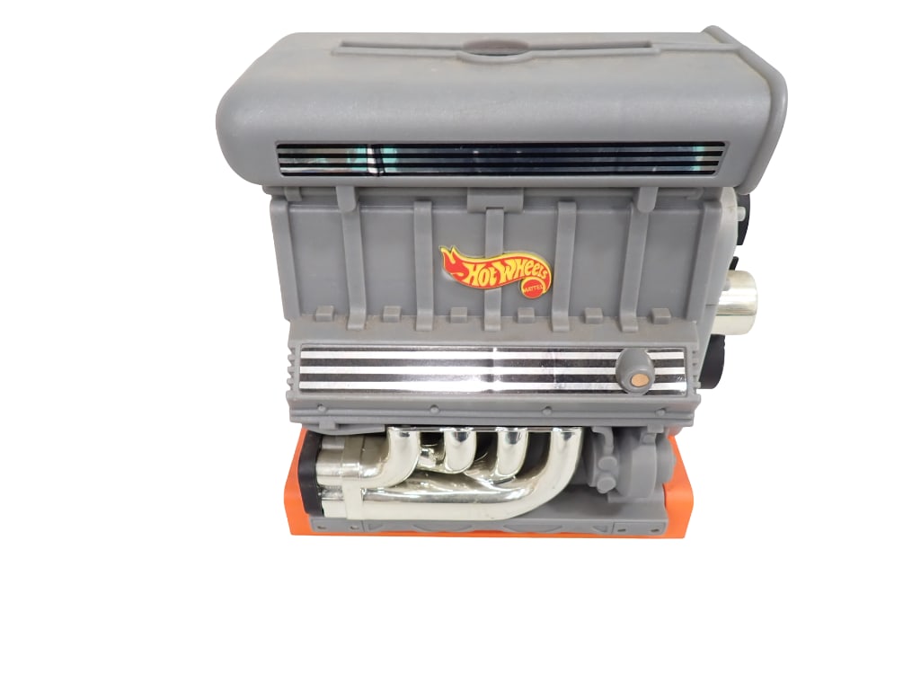 Hot Wheels V-8 Engine Sto & Go Carrying Case with Asst Toy Cars and Vehicles (1 of 9)