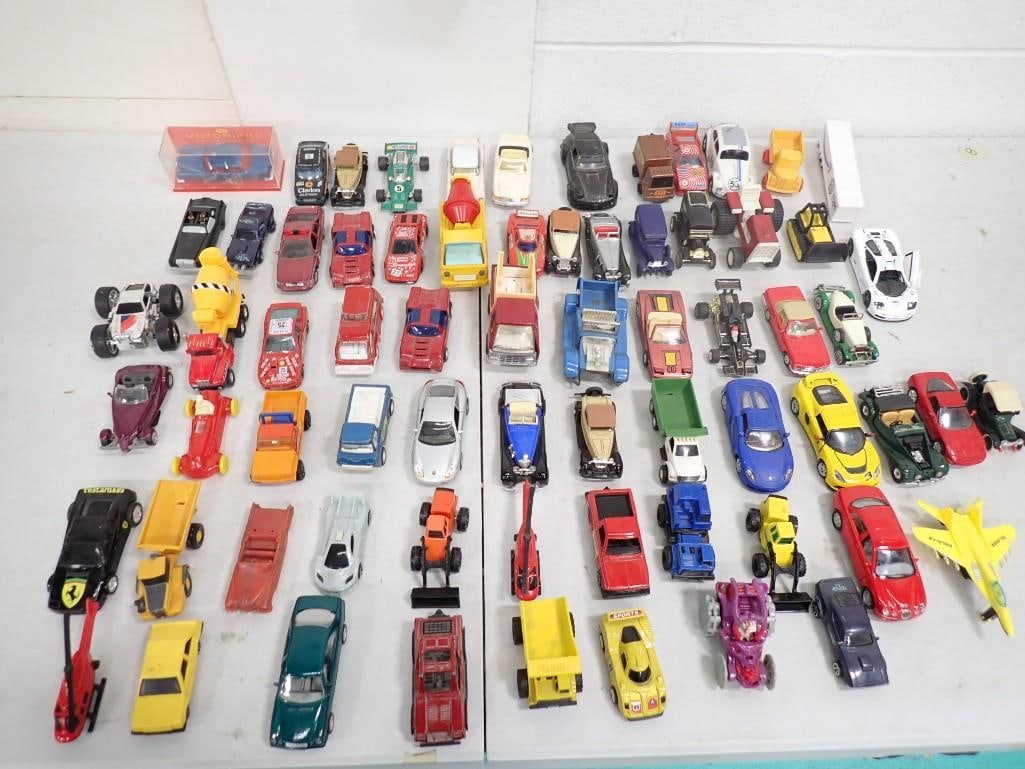 Lot of assorted Toy Cars different sizes / styles including Matchbox, Burago, Tootsie Toy, Welly, Di: Lot of assorted Toy Cars different sizes / styles including Matchbox, Burago, Tootsie Toy, Welly, Die-Cast, etc. 5x3x2" All pictures are considered part of the description and should be examined c