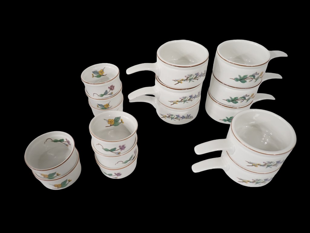 Woodhill by Citation 8 Stacking Onion Soup Bowls and 8 Ramekins: Woodhill by Citation 8 Stacking Onion Soup Bowls and 8 Ramekins All pictures are considered part of the description and should be examined carefully by bidders. Live Auctioneers is now offering Live S