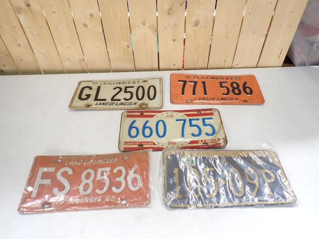 5 Vintage License Plates incl PA 1958 and IL 62, 67, 69, 76 (1 of 8)
