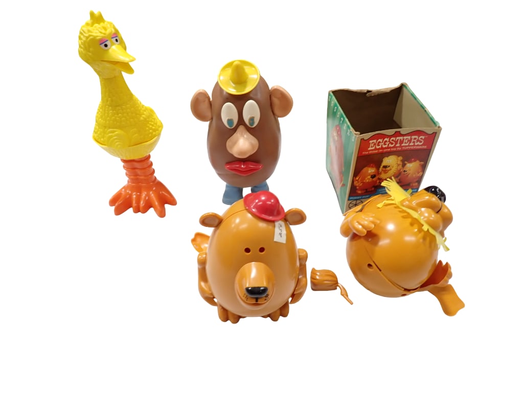 Vintage Toys incl 1967 Tupperware Eggsters Lumpy Lion, Pudgy Pup, Mr Potato Head, Big Bird: Vintage Toys incl 1967 Tupperware Eggsters Lumpy Lion, Pudgy Pup, Mr Potato Head, Big Bird. Includes everything that you see in the pictures. Unchecked for completeness All pictures a
