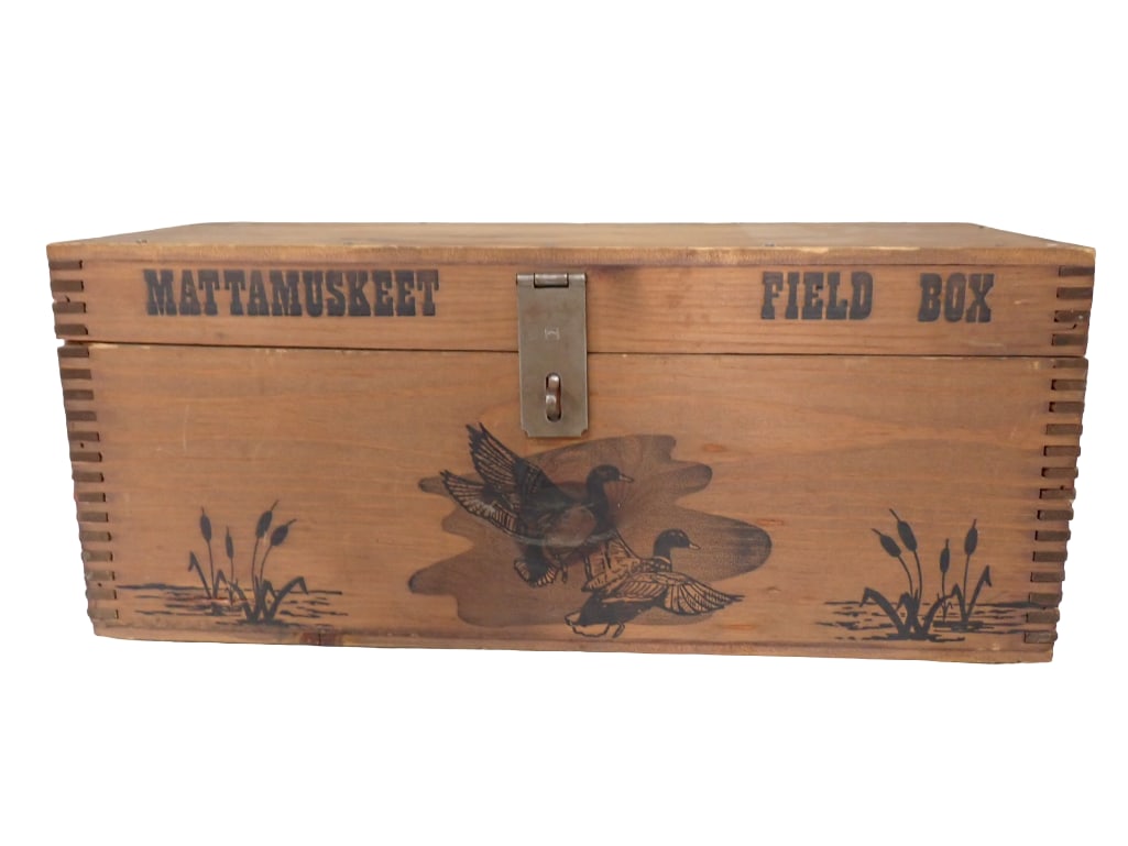 Vintage Mattamuskeet Field Box Wood Sportsman's Box or Tool Box with Duck Design: Vintage Mattamuskeet Field Box Wood Sportsman's Box or Ammo Ammunition Box or Tool Box with Duck Design All pictures are considered part of the description and should be examined carefully by bidd