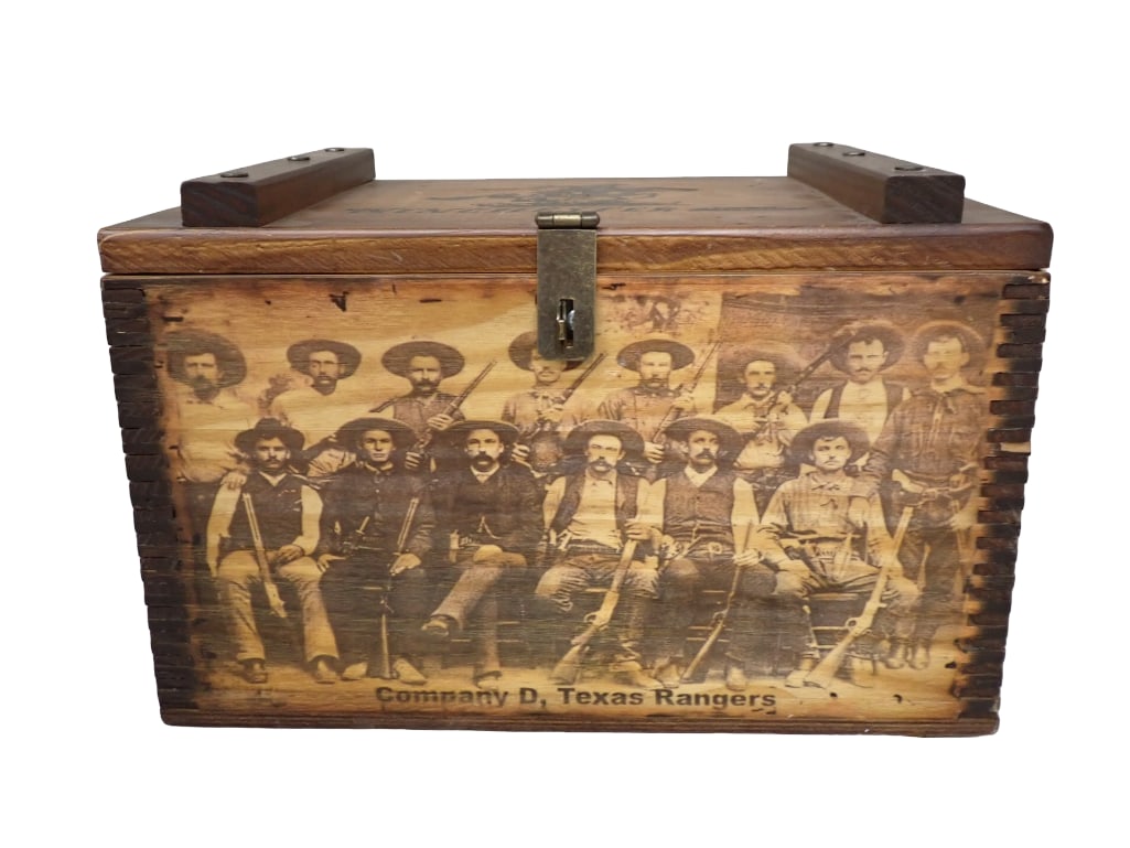 Winchester Repeater Wood Ammo Ammunition Box or Sportsman's Box with Finger Jointed Corners: Winchester Repeater Wooden Ammo Ammunition Box or Sportsman's Box with Finger Jointed Corners . Says Winchester 12 2 2/5 500 Repeater on the side. All pictures are considered par