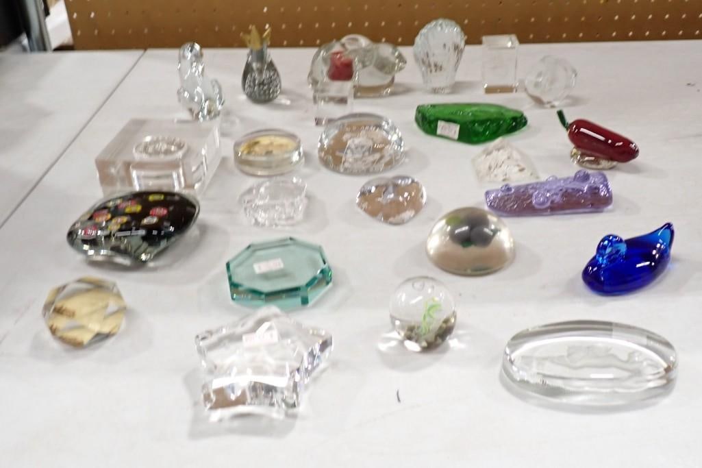 Lot of assorted Art Glass / Paperweights including Blue Duck, Jalapeno, Animals, etc. (1 of 7)
