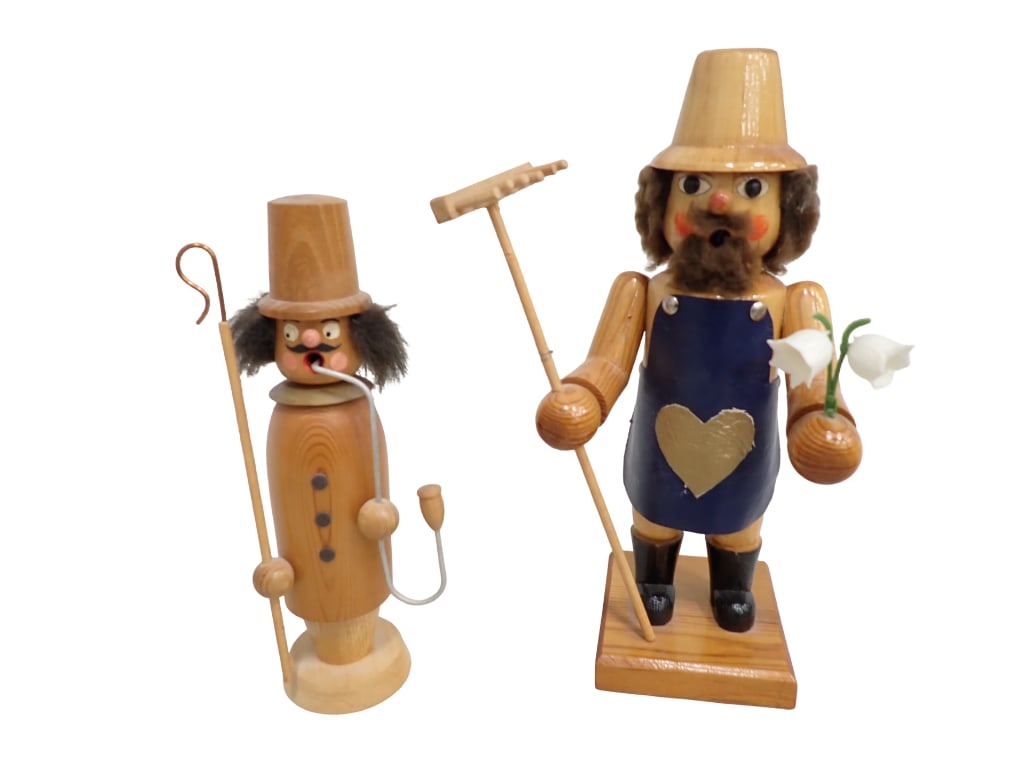 2 Vintage German Carved Wood Smokers: 2 Vintage German Carved Wood Smokers . One is 9" tall and one is 11" tall. All pictures are considered part of the description and should be examined carefully by bidders.