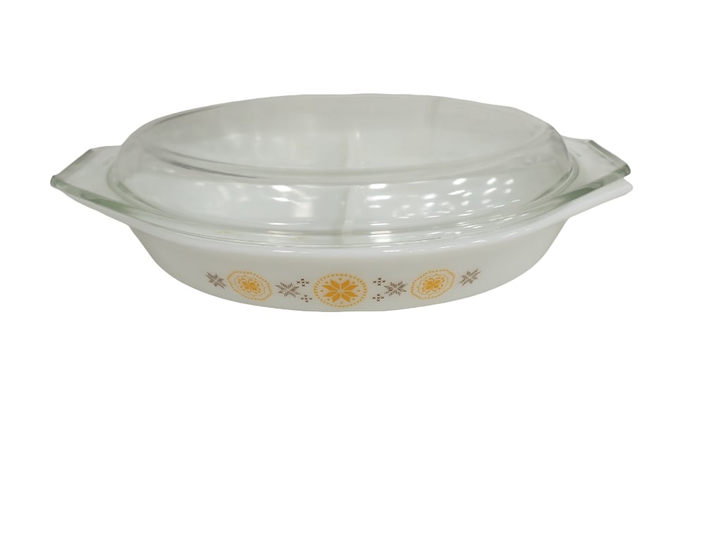Vintage Pyrex Town & Country Divided Casserole Dish with Lid 13" (1 of 7)