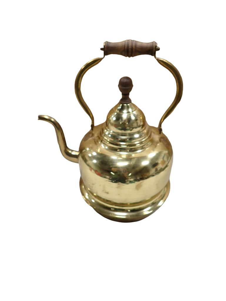 Large Brass Tea Kettle Made in Holland (1 of 4)