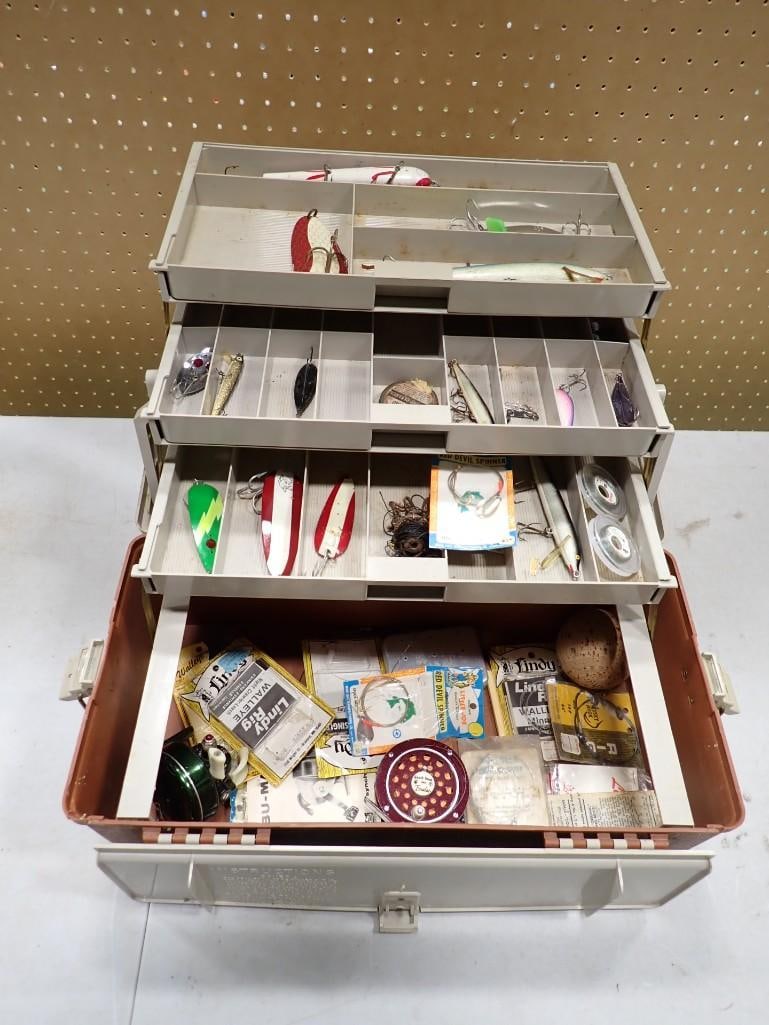 Vintage Lot of Fishing Lures, Tackle Baits, Some Musky with Tackle Box (1 of 9)