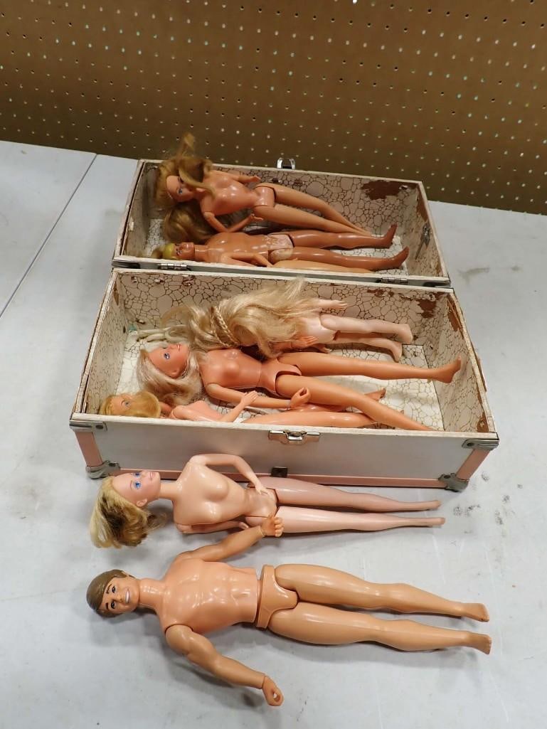 Lot of Barbie Dolls, Ken Dolls, Etc in a Vintage Doll Case (1 of 5)