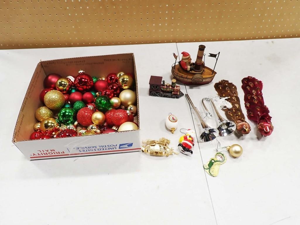 Lot of Vintage Christmas Ornaments Mostly Glass: Lot of Vintage Christmas Ornaments Mostly Glass All pictures are considered part of the description and should be examined carefully by bidders. Live Auctioneers is now offering Live Shipping through 