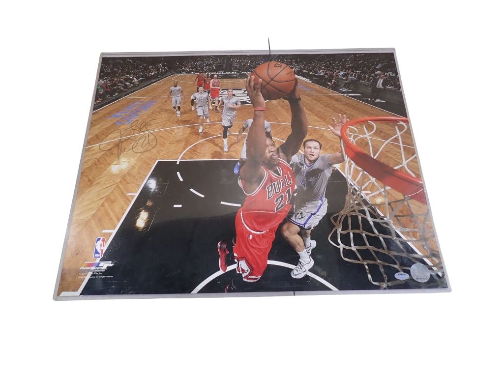 NBA Jimmy Butler 2015 Signed 20"x16" Photo with Schwartz Sports COA (1 of 5)