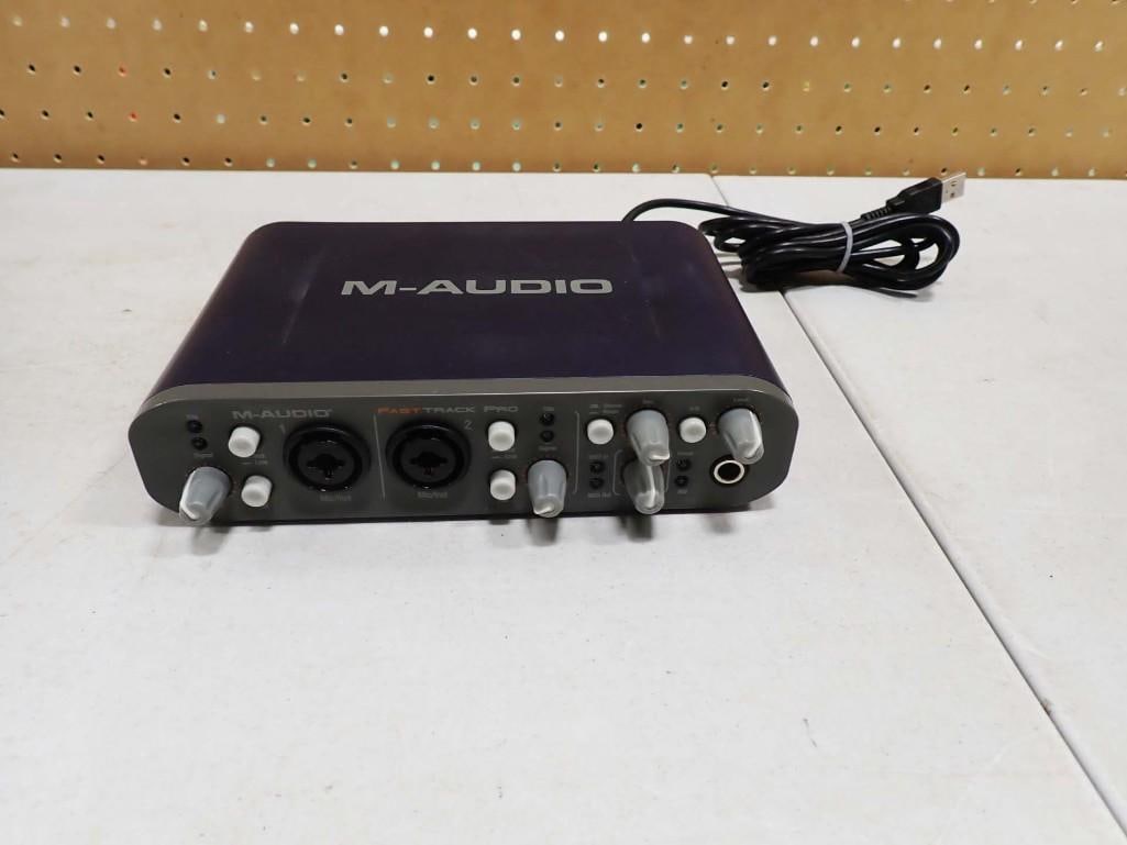 M-Audio Fast Track Pro Midi Interface with Preamps (1 of 4)