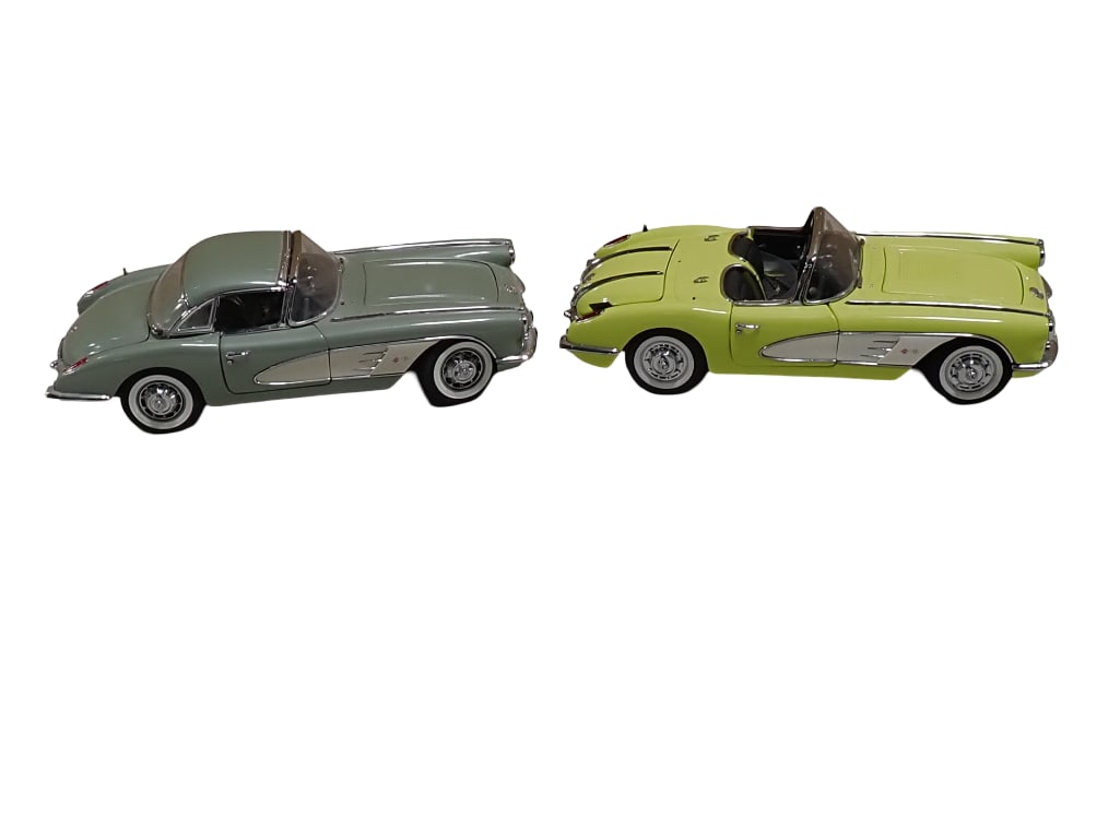 2 Danbury Mint Corvette Die Cast Model Cars 1958 and 1960 (1 of 9)