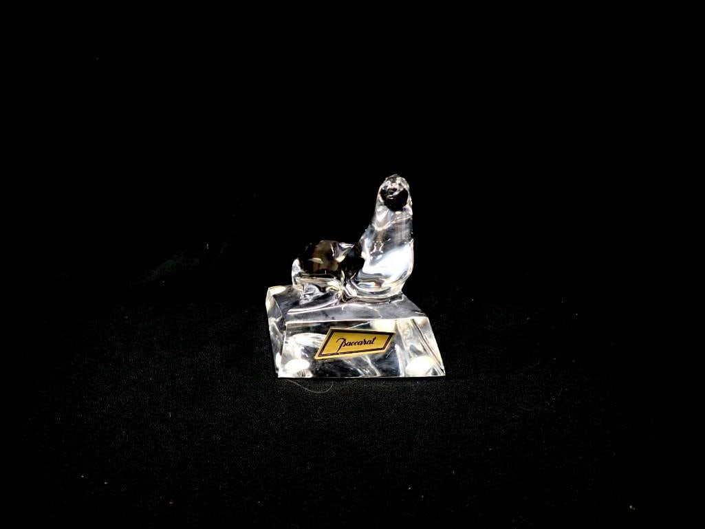 Baccarat Crystal Seal Figurine: Baccarat Crystal Seal Figurine All pictures are considered part of the description and should be examined carefully by bidders. Live Auctioneers is now offering Live Shipping through them. This 