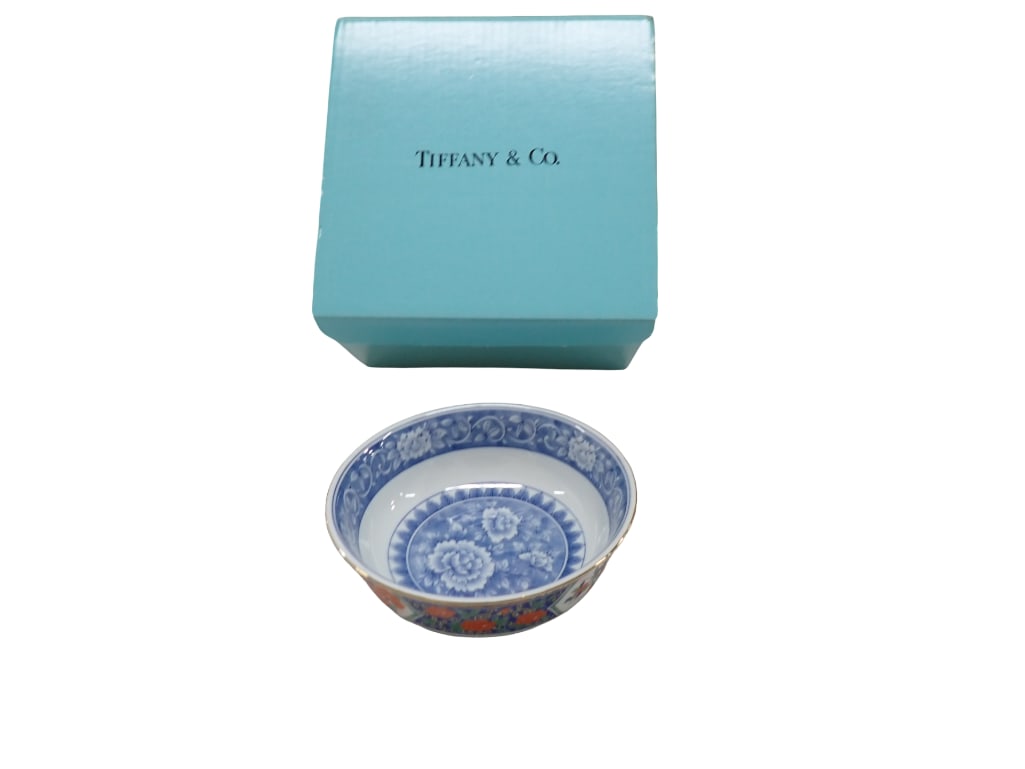 Vintage Tiffany and Company Asian Style Blue and White Porcelain Bowl Floral Pattern with Box: Vintage Tiffany and Company Asian Style Blue and White Porcelain Bowl Floral Pattern with Box 