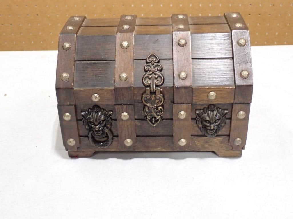 Pirate Treasure Chest Jewelry Box (1 of 7)