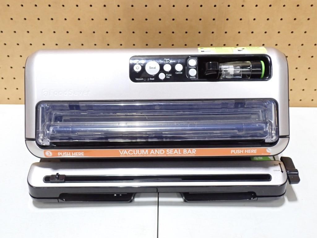 FoodSaver Vacuum Food Sealer (1 of 9)