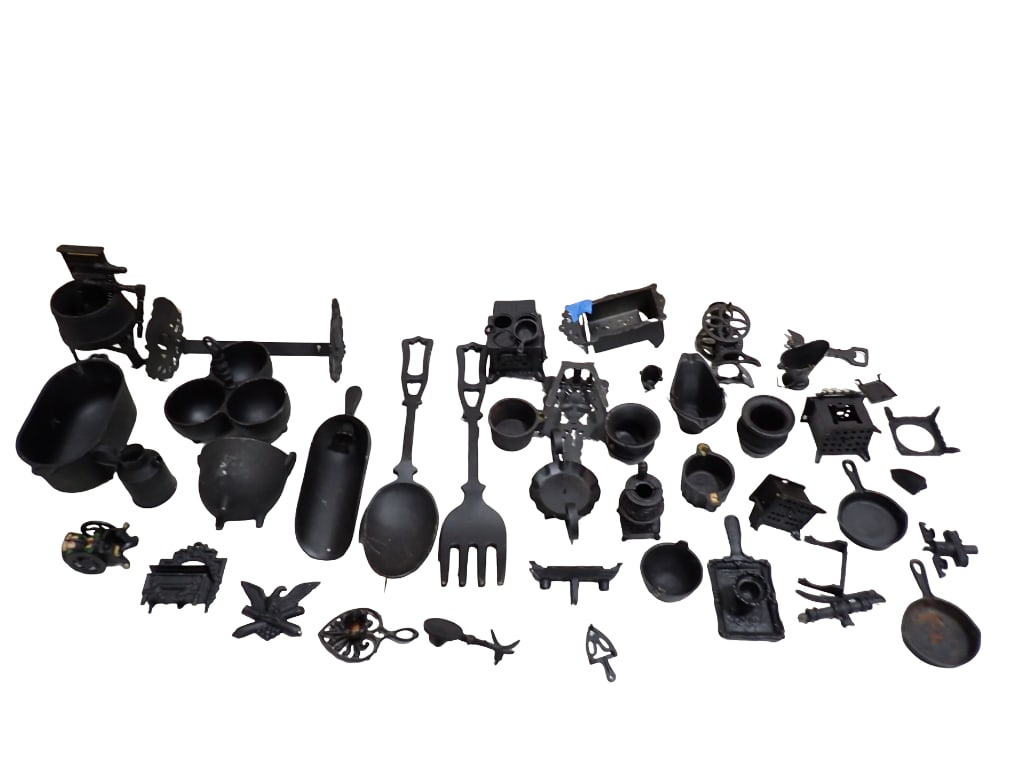 Lot of Cast Iron and Metal Items incl Miniature Pots, Pans, Scoops, Trivets,  Etc (1 of 15)