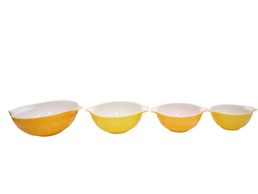 Vintage Pyrex Daisy Pattern Cinderella Nesting Bowls Set of 4 (1 of 11)