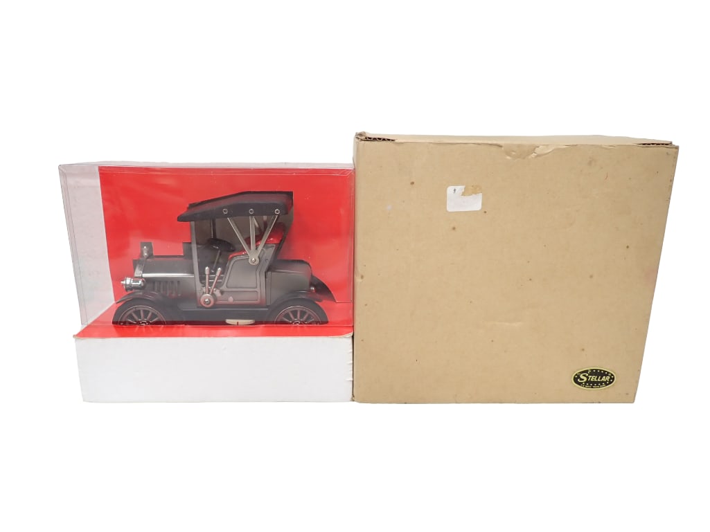 Stellar Model Co 1917 Ford Model T Shaped Radio in Original Box (1 of 7)