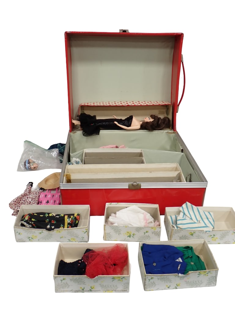 Vintage Tammy Doll Case, 1960s Queen Barbie Doll Head, Solo in the Spotlight Special Edition Repro (1 of 11)