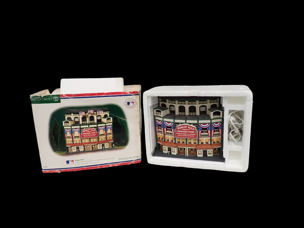 Dept 56 Wrigley Field Home of the Chicago Cubs Christmas Village Building 58933 in Original Box (1 of 10)