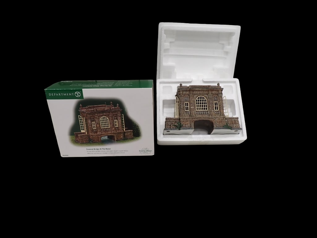 Dept 56 Covered Bridge at the Manor Dickens Village Series 58565 in Original Box (1 of 10)