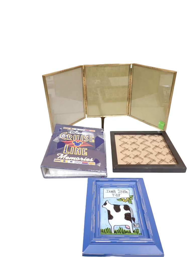 Disney Cruise Line Photo Album, Picture Frames, Iowa State Fair Cow Print: Disney Cruise Line Photo Album, Picture Frames, Iowa State Fair Cow Print All pictures are considered part of the description and should be examined carefully by bidders. Live Auctioneers is now off