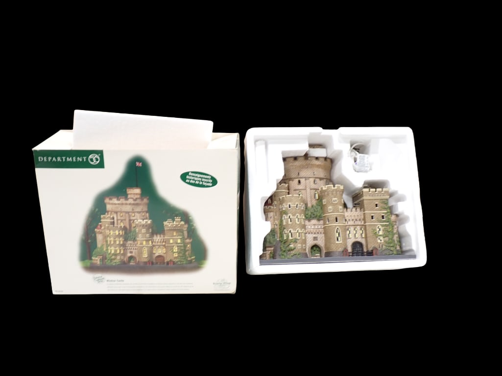 Dept 56 Windsor Castle 58720 Historical Landmark Series Dickens Village (1 of 5)