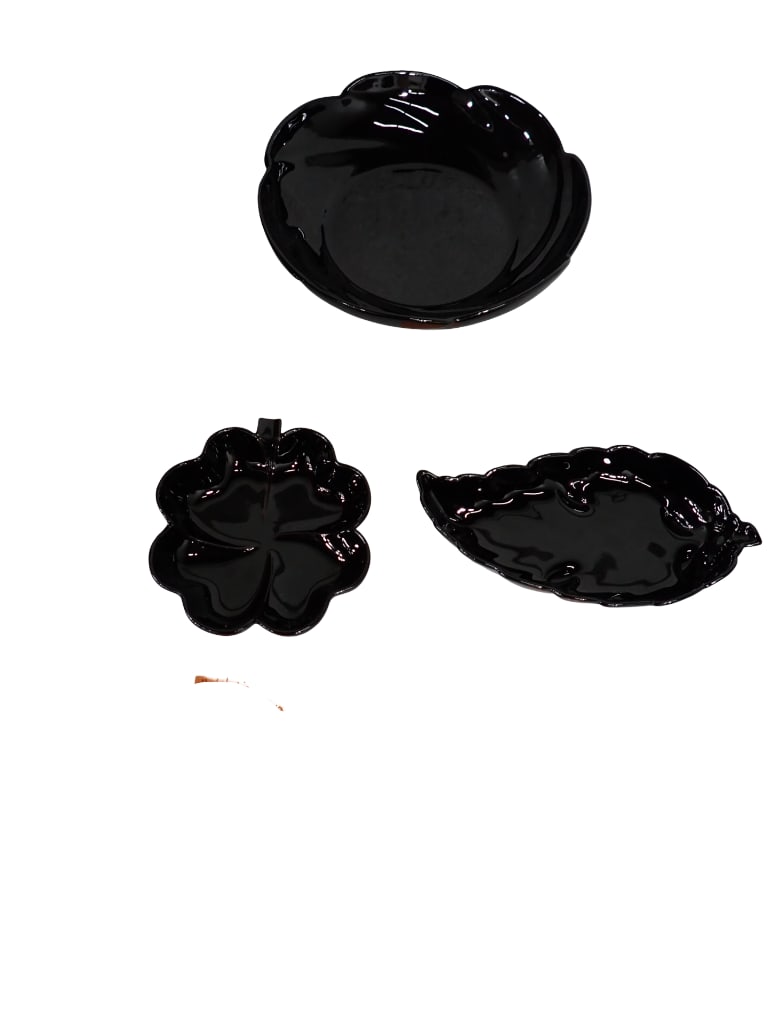 Vintage Black Frankoma Pottery incl 223 4 Leaf Clover Candy Dish or Bowl, Leaf Bowl, 218 Large Servi: Vintage Black Frankoma Pottery incl 223 4 Leaf Clover Candy Dish or Bowl, Leaf Bowl, 218 Large Serving Bowl All pictures are considered part of the description and should be examined carefully by bid