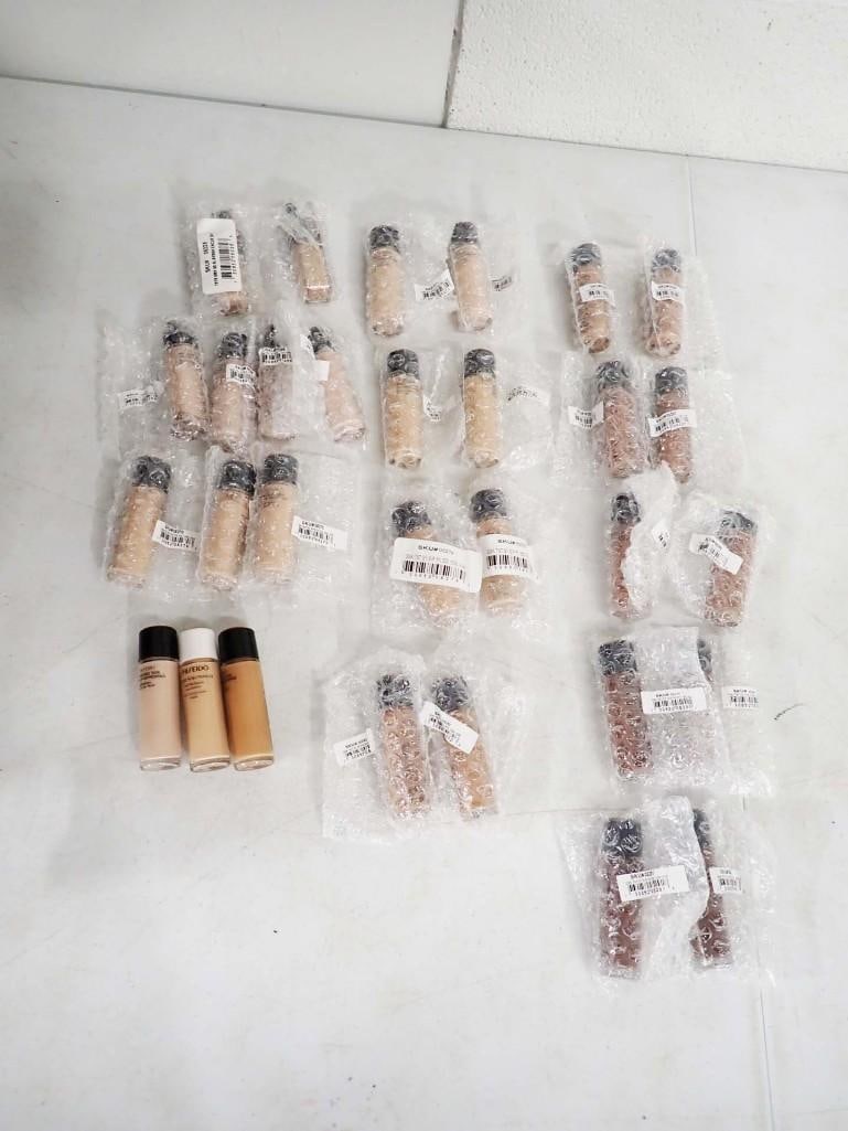 Shiseido Synchro Skin Foundation Deluxe Samples: Shiseido Synchro Skin Foundation Deluxe Samples All pictures are considered part of the description and should be examined carefully by bidders. Live Auctioneers is now offering Live Shipping through 