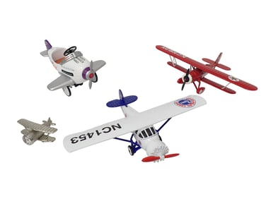 3 Model Airplanes and an Airplane Desk Clock Includes a FedEx Model or Toy Plane