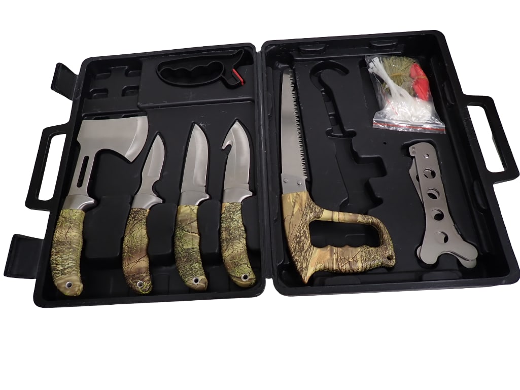 GDVD Hunting Knife Set in a Case: GDVD Hunting Knife Set in a Case Condition: Appears incomplete. Includes everything that you see in the pictures. 