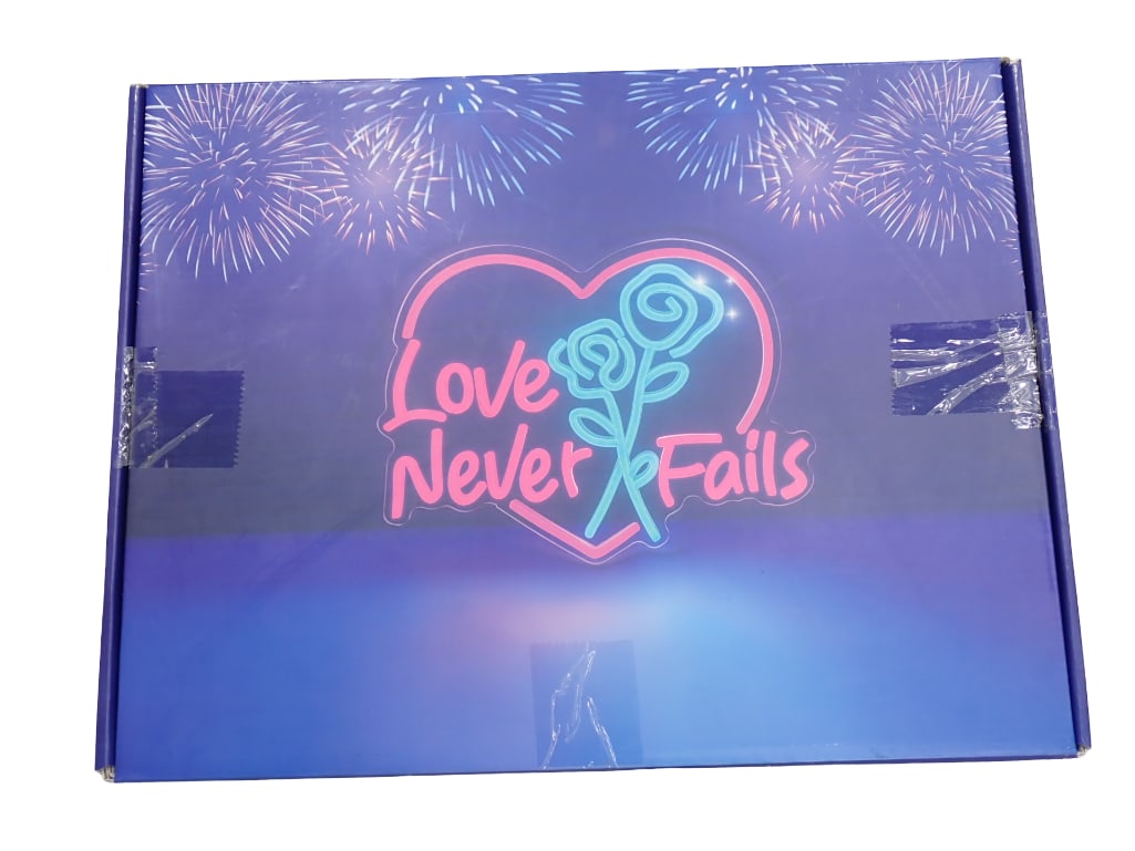 Love Never Fails LED Heart Light - Sealed (1 of 5)