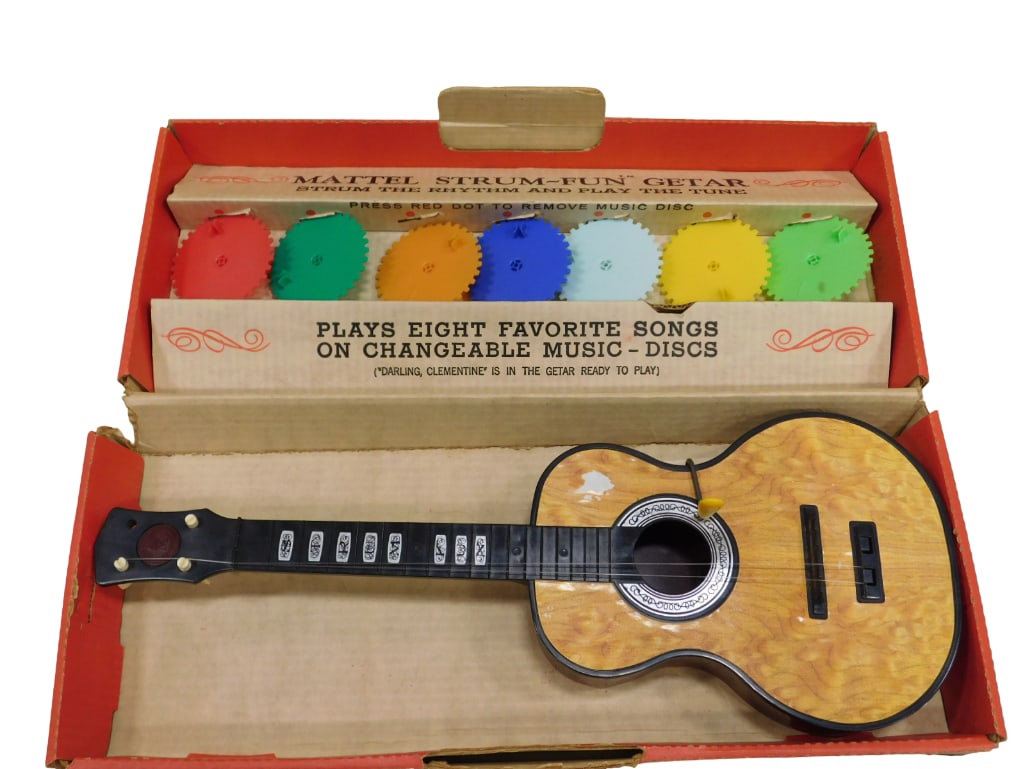 Vintage Strum Fun Getar Toy Music Box Guitar with Discs in Original Box (1 of 10)