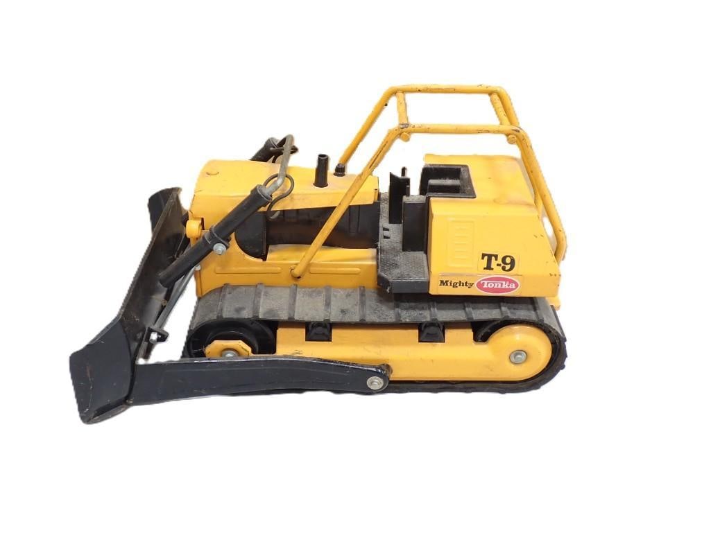 Vintage 1970's Mighty Tonka T9 Dozer