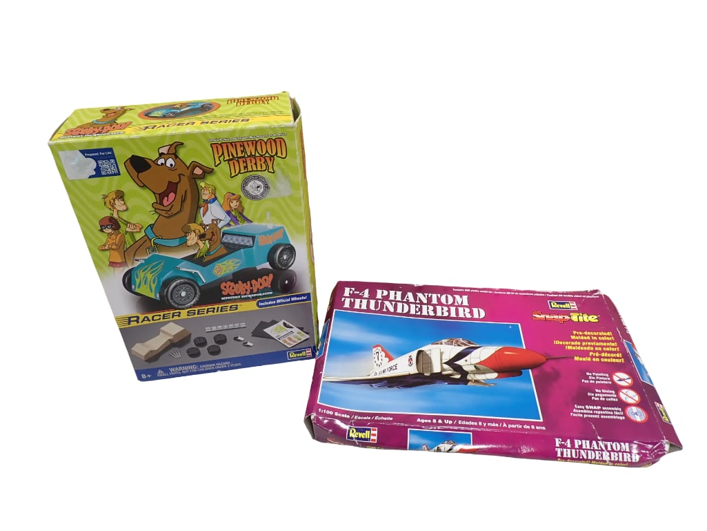 Revell Scooby Doo Dune Buggy Racer Series Pinewood Derby Model Car Kit and F-4 Phantom Thunderbird (1 of 5)