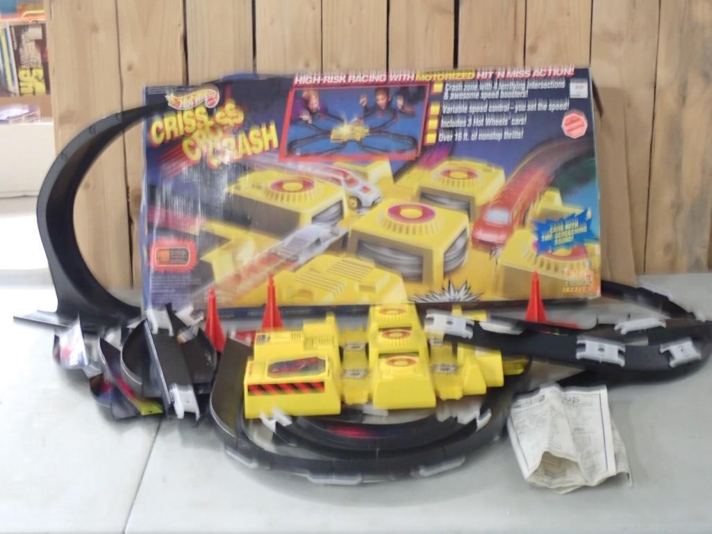 Hot Wheels Criss Cross Crash Play Set - Comes with everything as shown (1 of 9)