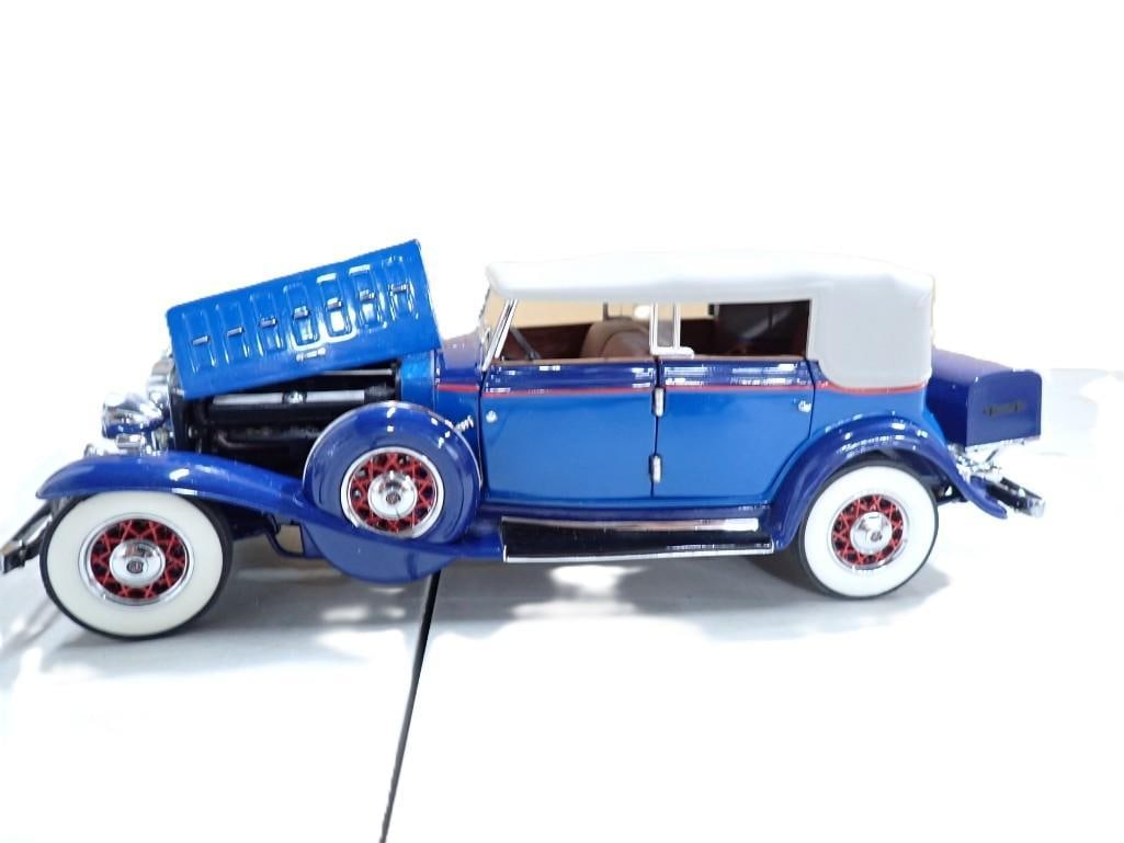 Franklin Mint 1932 Cadillac Phaeton V-16 1:24 Scale Car - Complete (1 of 12)