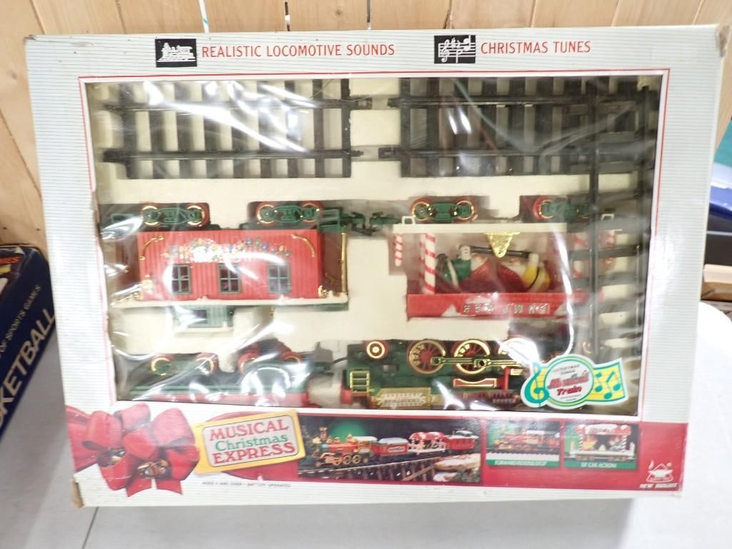 Christmas Train Set with original Box - Musical Christmas Express (1 of 7)