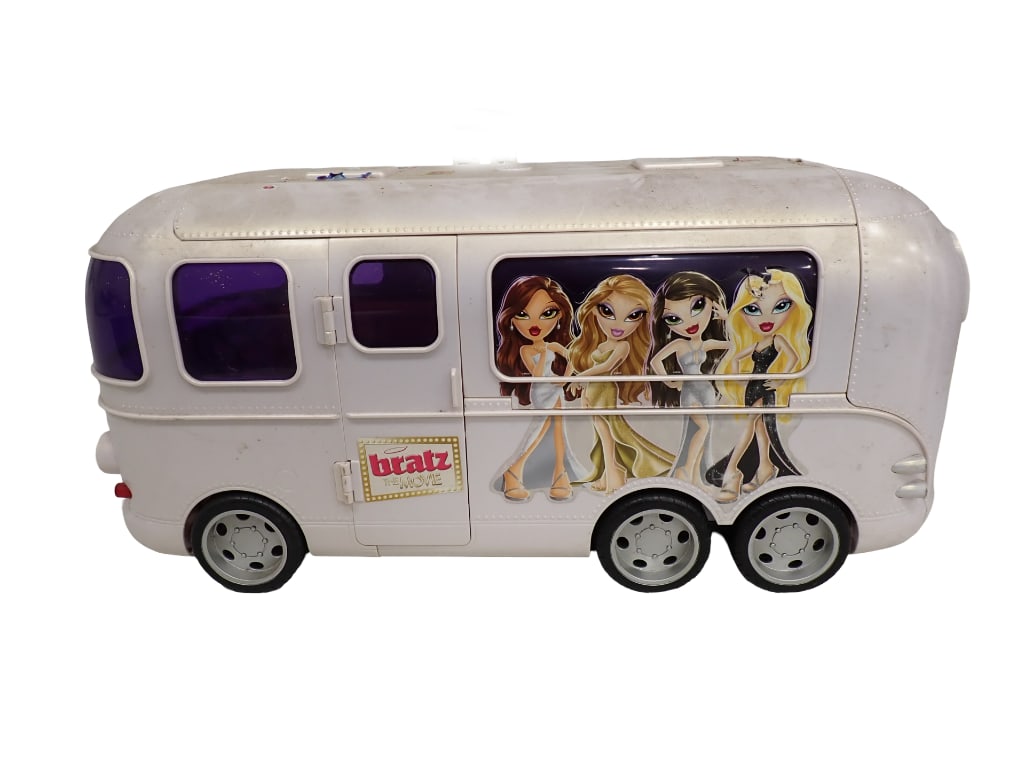 Official Bratz Tour Bus Bratz Dolls Toy Bus: Official Bratz Tour Bus Bratz Dolls Toy Bus . MGA Entertainment. Includes everything that you see in the pictures. All pictures are considered part of the description and should be examined care