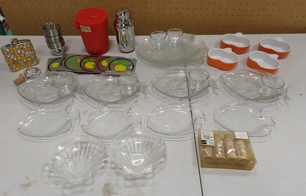 Kitchen Lot including Glass Fish Trays, Cocktail Shaker, Lemon Trivets / Coaster, Shell Dishes, (1 of 12)