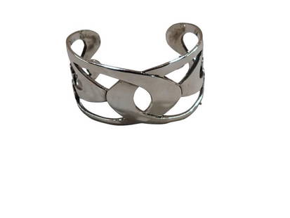 Mexican Sterling Silver cuff Bracelet. Scrolled Openwork Bracelets Stamped 925 with Makers Mark: Mexican Sterling Silver cuff Bracelet. Scrolled Openwork Bracelets Stamped 925 with Makers Mark on the Interior. Width: 1