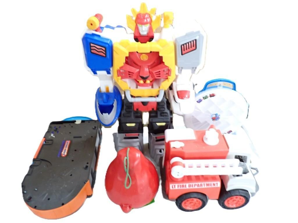 Toy Lot including Playskool Power Rangers, Hot Wheels Playset, Thomas the Train Carrying Case, etc.: Toy Lot including Playskool Power Rangers, Hot Wheels Playset, Thomas the Train Carrying Case, etc. All pictures are considered part of the description and should be examined carefully by bidders. Liv