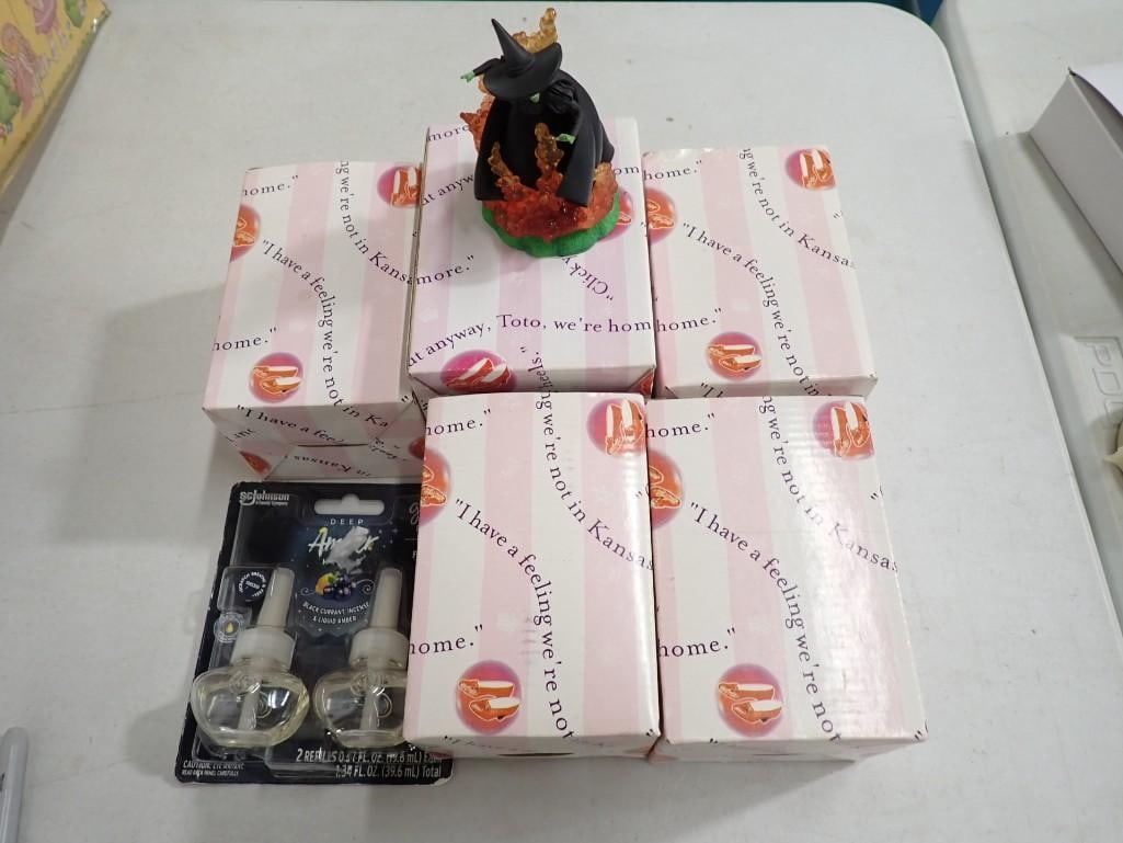 Wizard of Oz Lot - Enesco including Tin man, Glinda, Dorthy, Lion, Scarecrow: Wizard of Oz Lot - Enesco including Tin man, Glinda, Dorthy, Lion, Scarecrow All pictures are considered part of the description and should be examined carefully by bidders. Live Auctioneers is now of