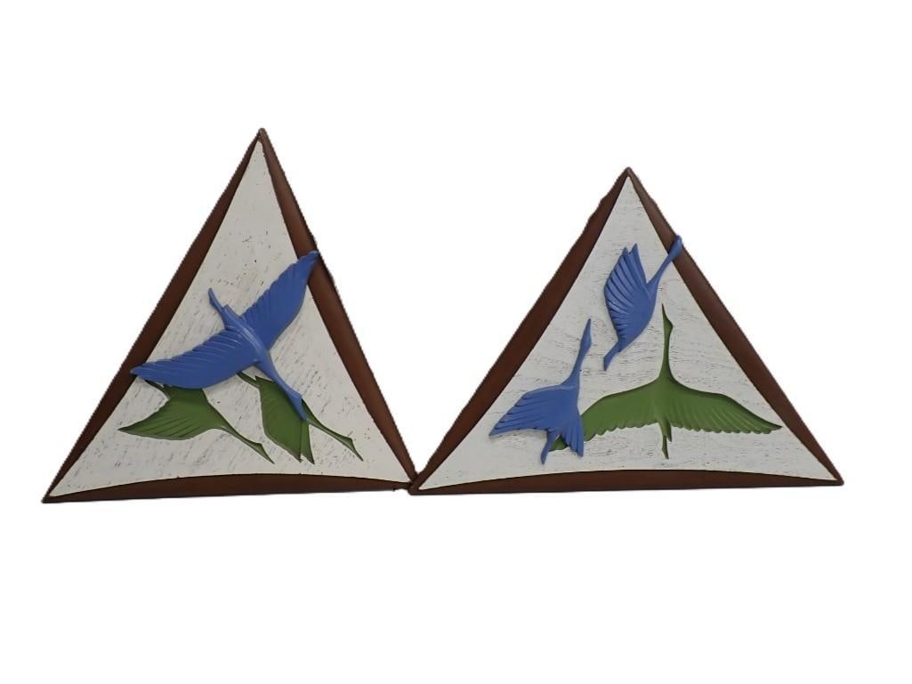 Pair of Vintage Wooden Triangular Bird Wall hangings: Pair of Vintage Wooden Triangular Bird Wall hangings From the longest point to the opposite side is about 15" for each of them. All pictures are considered part of the description and should be ex