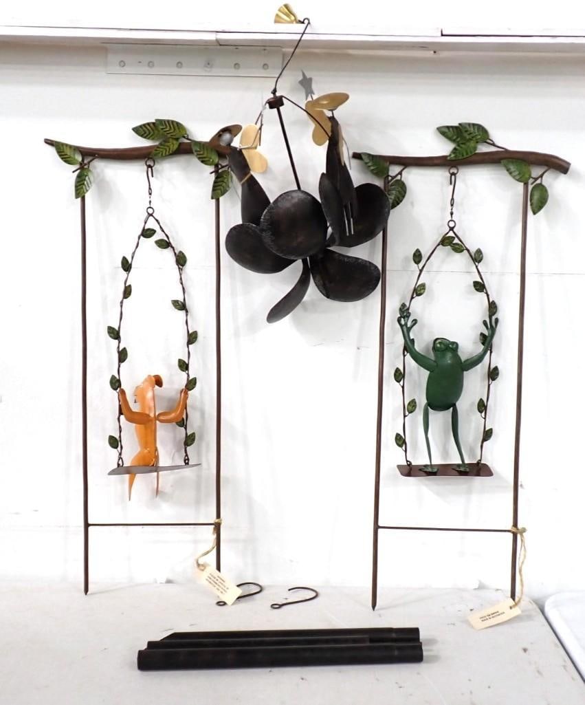 Frog and Dog on Swings Home Decor Wind Chime / Hanging (1 of 8)